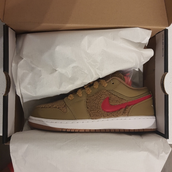 Jordan 1 low Teddy Bear 6.5Y/ 8 Womens - Picture 8 of 9